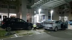 停车场内高速行驶撞两车 45岁司机涉毒被捕